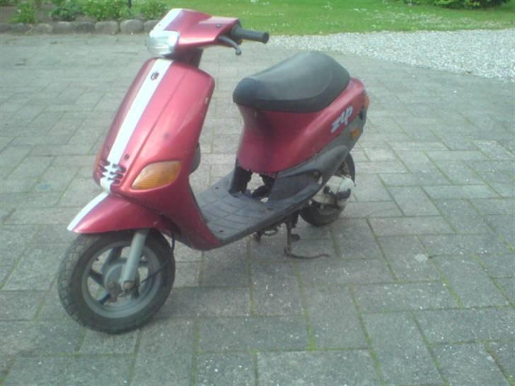 Piaggio ZIP   Snebold (byttet) ;( - zippen som da jeg købte den *FØR* billede 1
