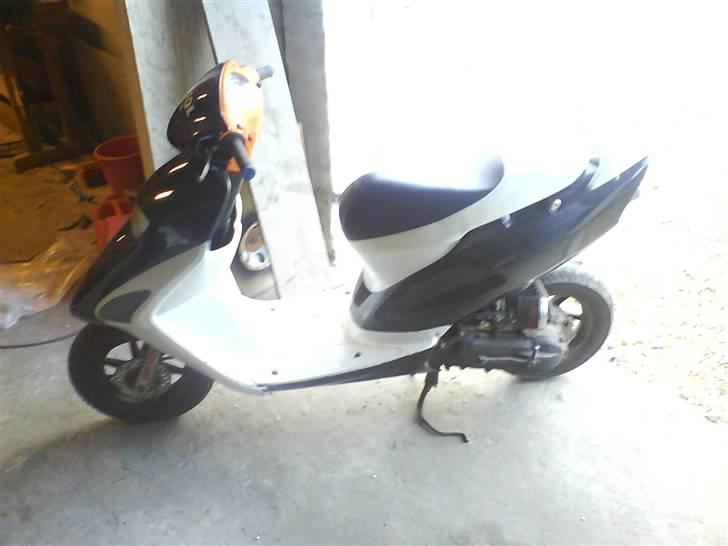 Honda sfx-- solgt- - dem her billedere af min anden med dem skjolde som passer på den her. billede 1