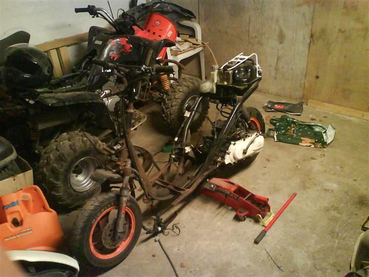 Honda sfx-- solgt- - sådan ser den ud nu.. indtil jeg har lavet den færdig med male og alt det der. billede 4