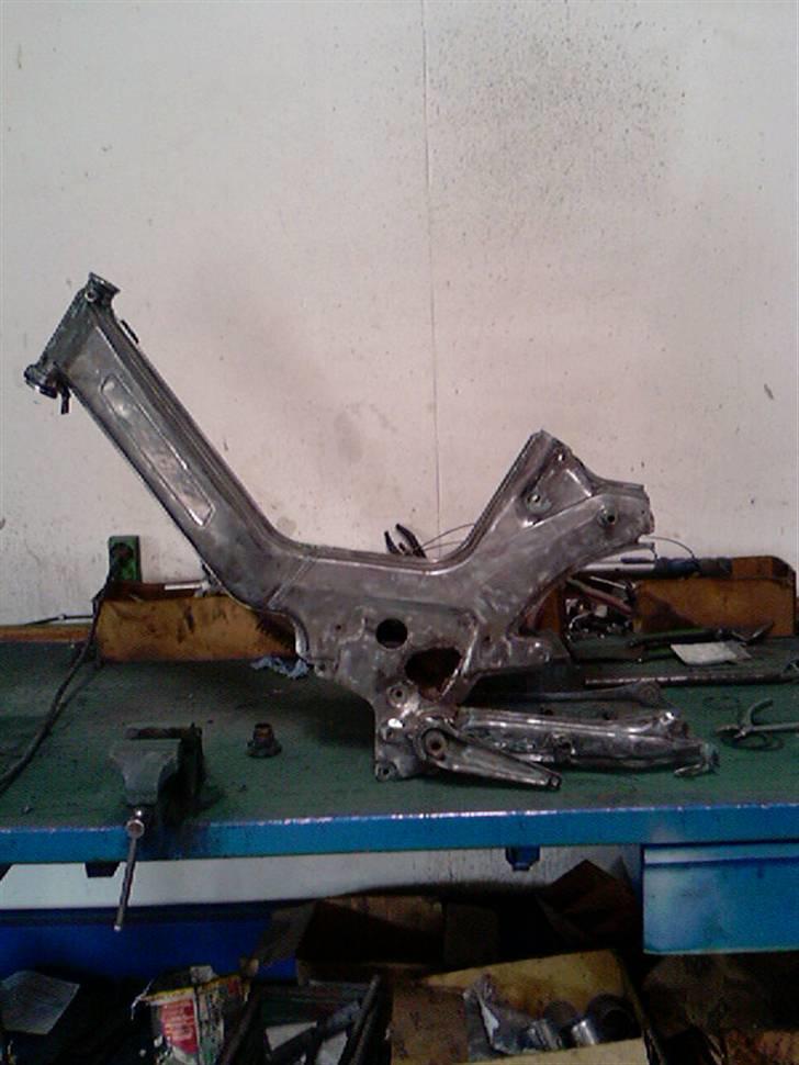 Puch 1972 - Dagen efter jeg havde købt den, Fuldstendig strippet billede 2