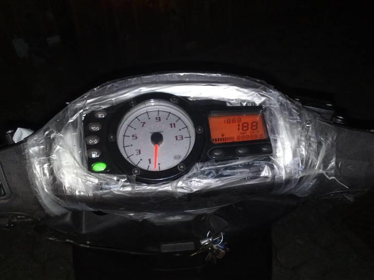 Piaggio nrg dt power total skadet billede 5