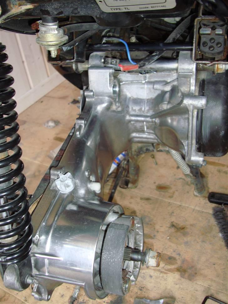 Aprilia Sonic NB GP SOLGT - Blokken efter en ordenlig omgang med stålbørste, vandsliber og autosol! - stor tak til Mike K for hjælpen :) billede 10