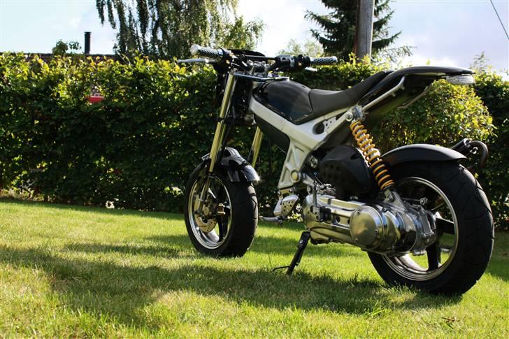 Suzuki street magic [ Byttet ]  billede 2