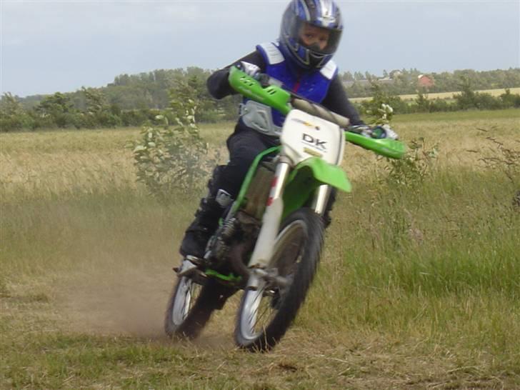 Kawasaki kx80 høj - Mig der kommer kørende:D billede 16