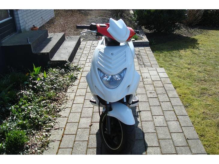 {{currentPhoto.altText}} billede {{currentPhoto.number}}