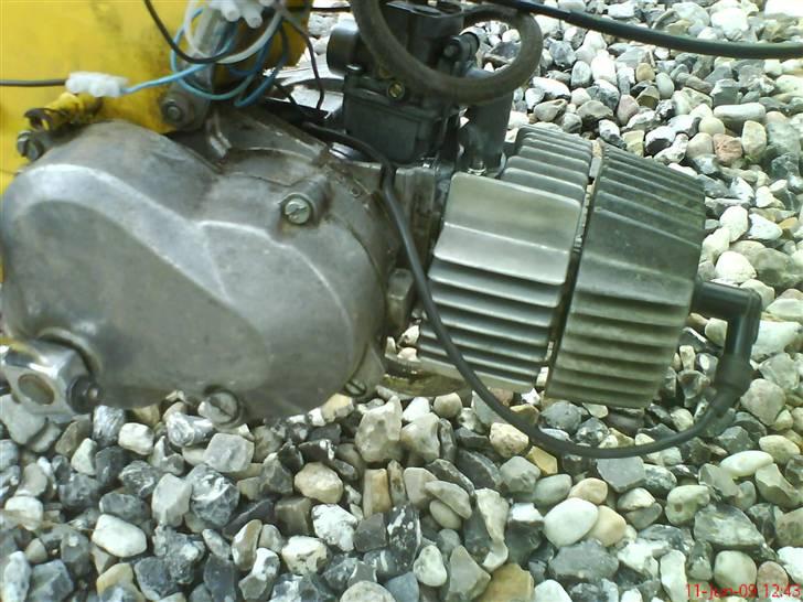 Puch Maxi K E50 under ombygnin - efter den blev vasket i benzin billede 6