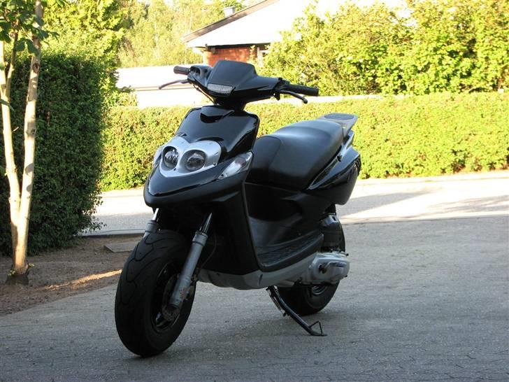 Yamaha BWS NG - Miraklet - Brug dette link hvis du ikke har en bruger: http://www.scootergalleri.dk/html/gal_visbil.asp?ID=235588&ipc=719109&xl=true billede 1