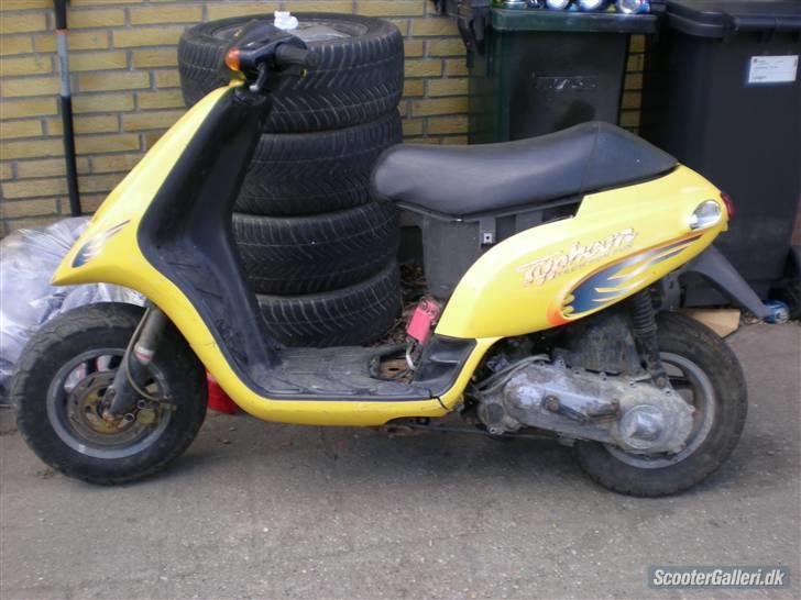 Piaggio typhoon - fra siden :D (GAMMELT) billede 2