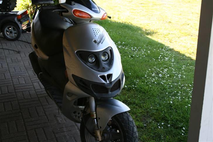 Suzuki kantana lc  SOLDT billede 1