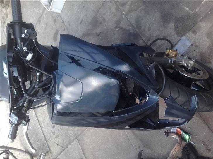 Piaggio nrg dt power total skadet billede 7