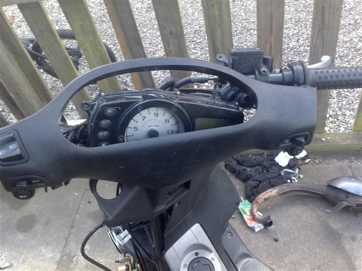 Piaggio nrg dt power total skadet billede 12