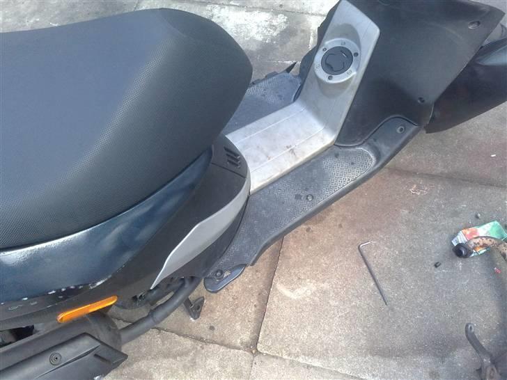 Piaggio nrg dt power total skadet billede 14