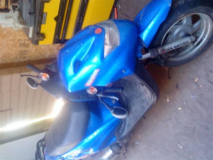 CPI popcorn™<(TL)> solgt - ja nogle svin kunne ikk lade den være så de brakkede styret over og flækkede lidt af skjoldene og nu vil den heller ikk starte mere billede 10