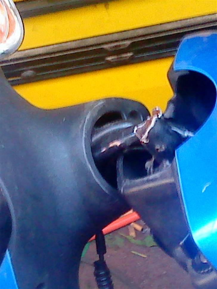 CPI popcorn™<(TL)> solgt - ja nogle svin kunne ikk lade den være så de brakkede styret over og flækkede lidt af skjoldene og nu vil den heller ikk starte mere billede 14