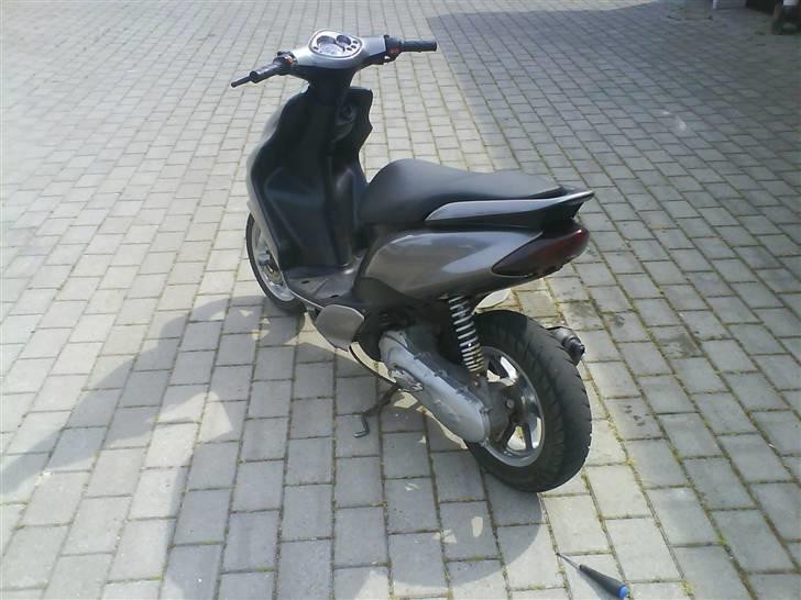 Yamaha jog r "solgt" billede 2