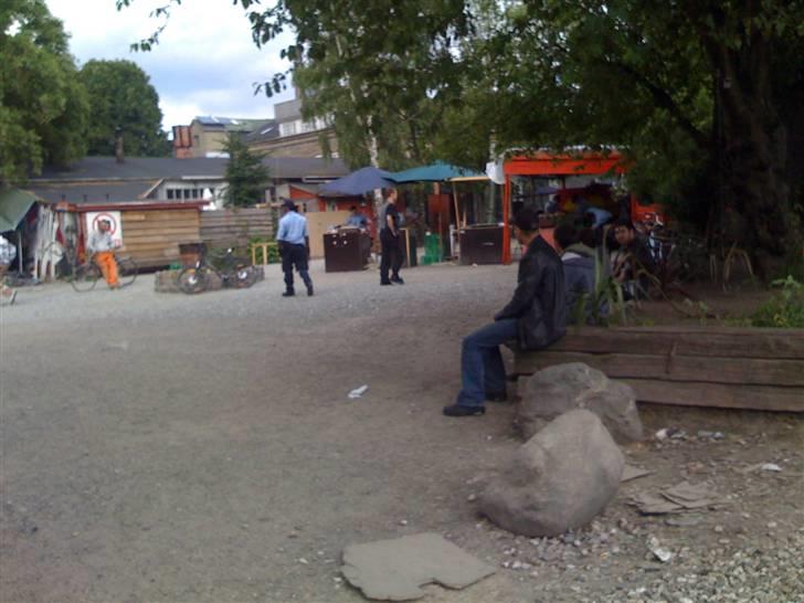 Aprilia sonic - hash er noget de nader ik kan lig . men jeg har sku ik noget imod og ryge det shit =D billede 4