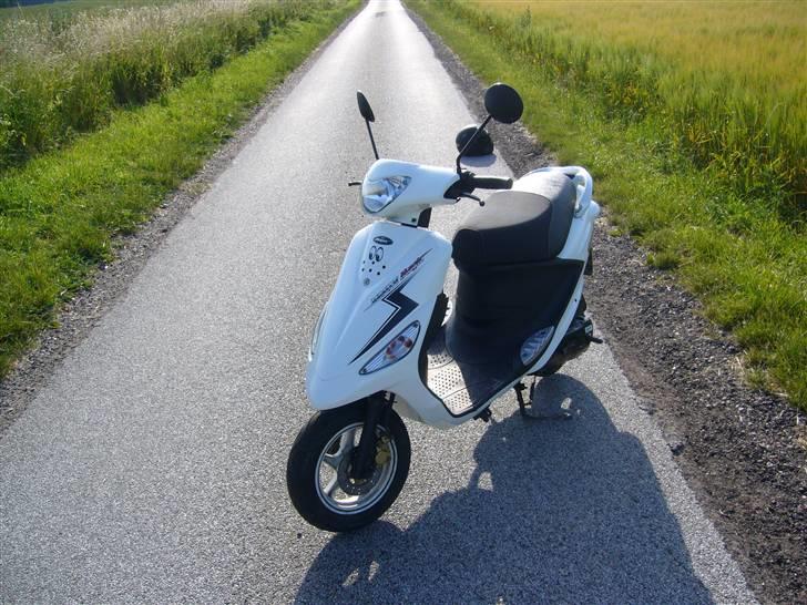 PGO White Magic SOLGT billede 3