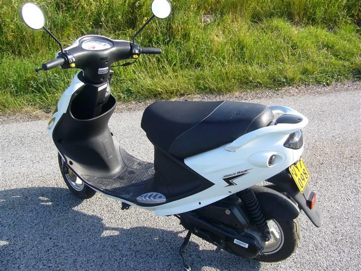 PGO White Magic SOLGT billede 4