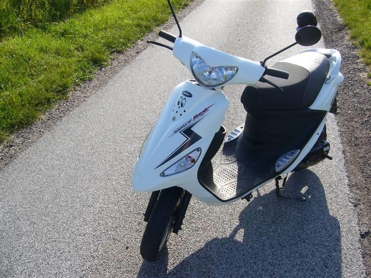 PGO White Magic SOLGT billede 10