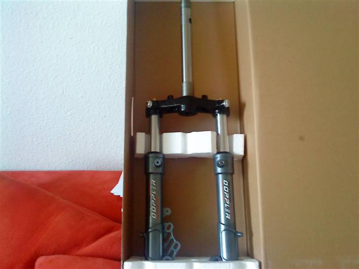 Aprilia Sonic Teamspeed(solgt) - Den sleske forgaffel lige hentet ;p billede 2