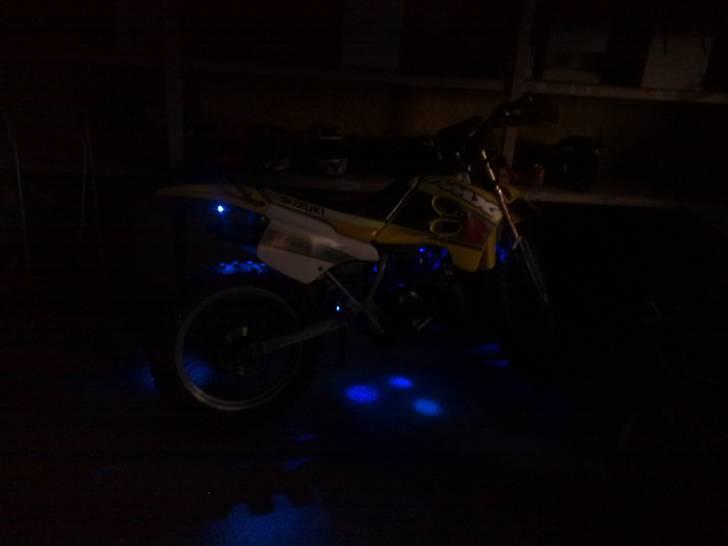 Suzuki RMX billede 5