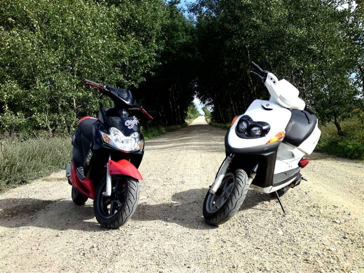 Yamaha Jog R S6R ac  - mig og stump på tur i marbæk :P billede 11