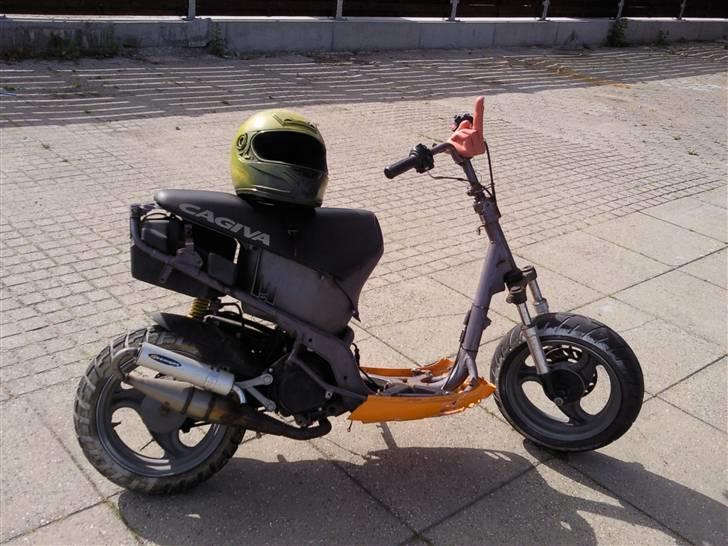 Derbi hunter stjålet billede 1