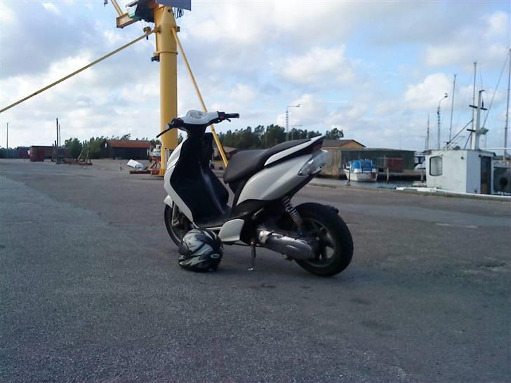 Yamaha Jog R Taget af panserne - Nyt ! billede 2