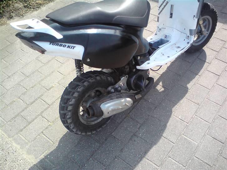 Aprilia rally byttet billede 2