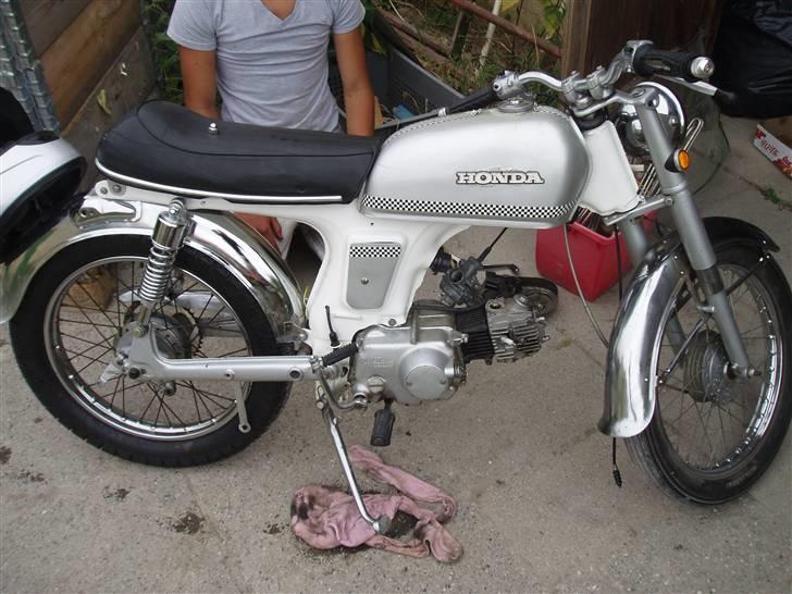 Honda CD 50(Solgt) billede 1