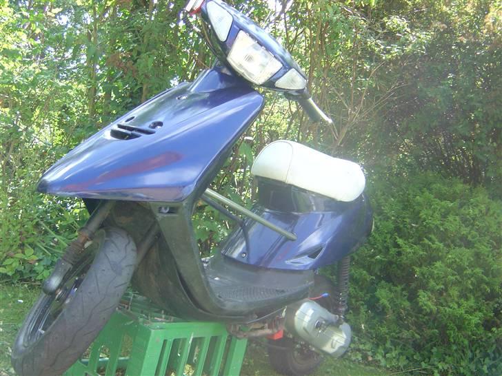 Yamaha jog (solgt) billede 3