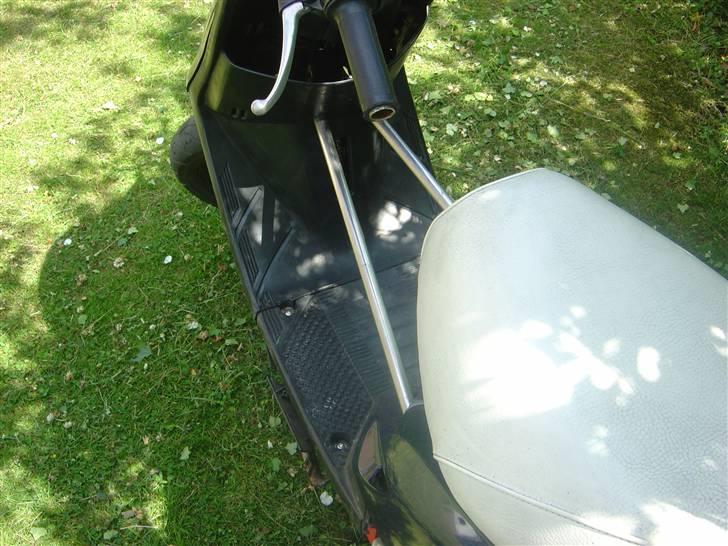 Yamaha jog (solgt) billede 8