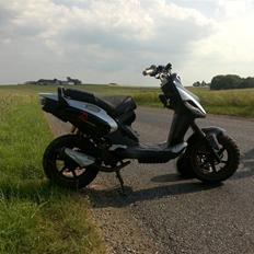 PGO PMX NAKED"Taget af polit"