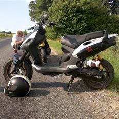 PGO PMX NAKED"Taget af polit"