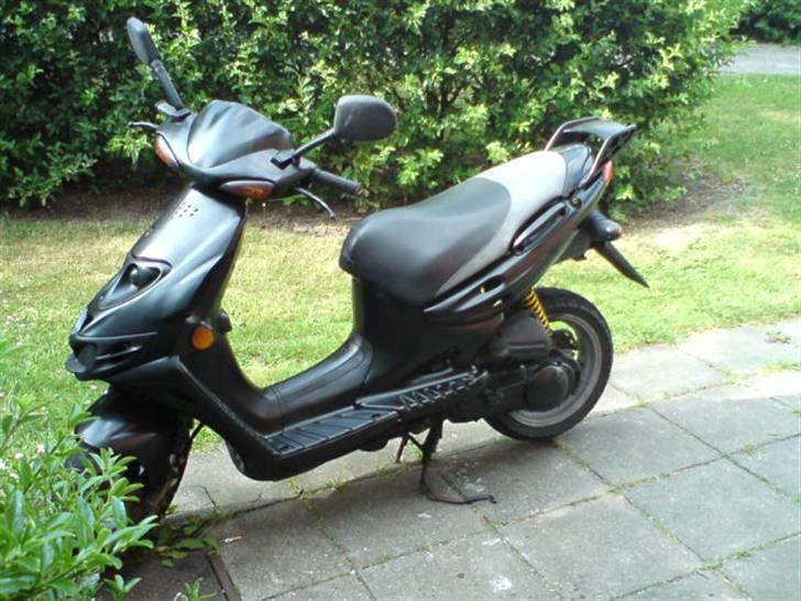 Suzuki Katana  R  lc  væk - så prøvet jeg lige selv at male den  billede 4