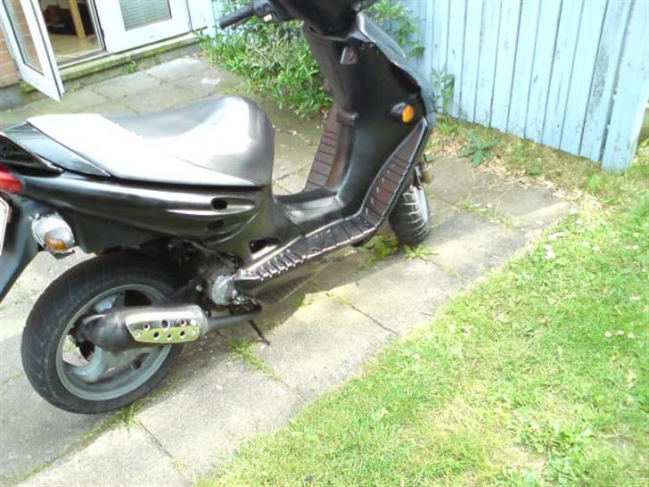 Suzuki Katana  R  lc  væk - så prøvet jeg lige selv at male den  billede 6