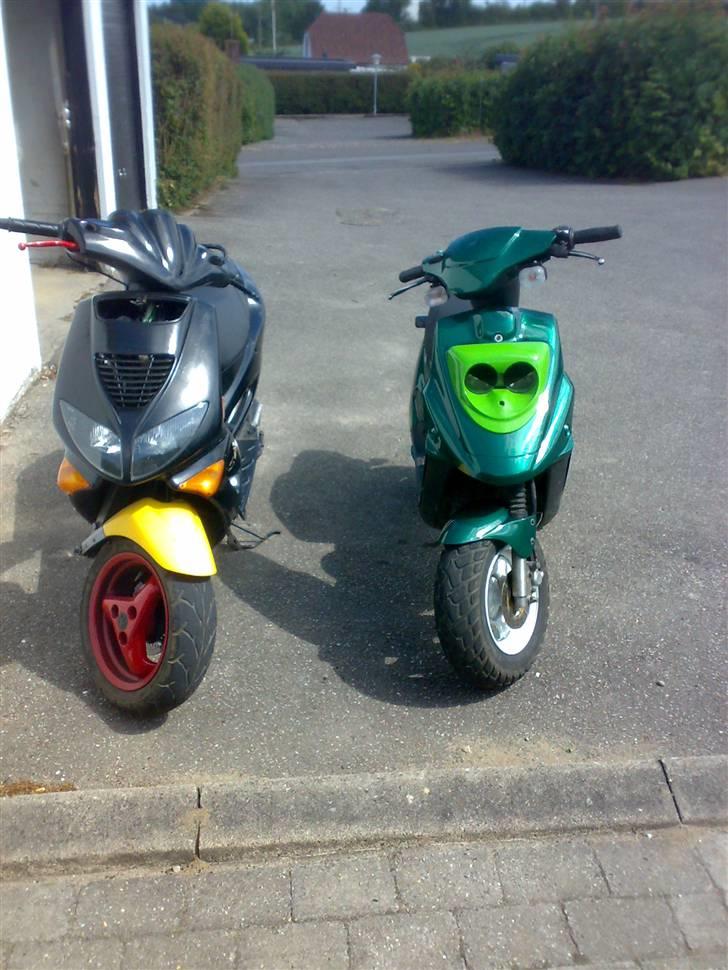 PGO Hot 50 - Fætters og min scooter :D billede 14