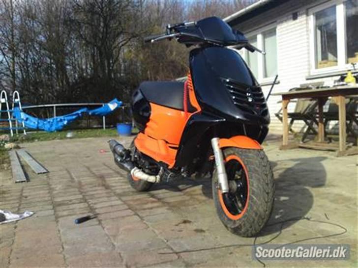 Aprilia sonic 'red top' Solgt - billede lånt af gamle ejer ;) billede 2