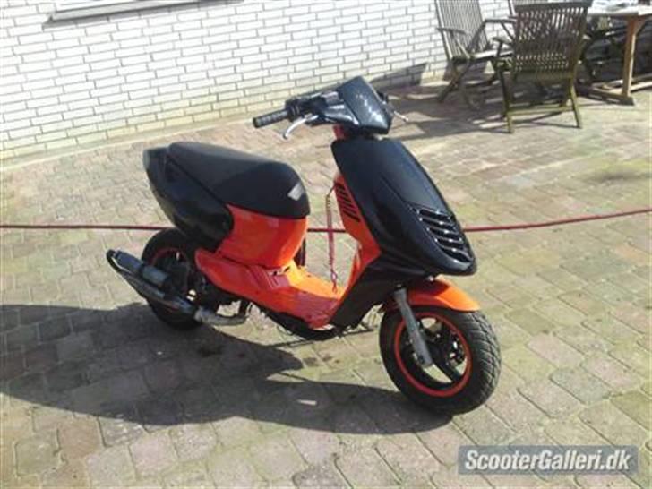 Aprilia sonic 'red top' Solgt - billede lånt af gamle ejer ;) billede 3