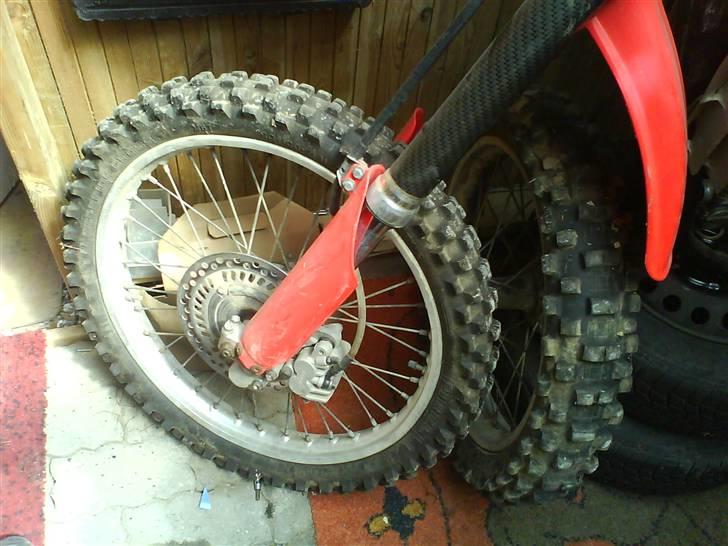 Honda CR 125 R/82ccm solgt - for og bagdæk og forstøddæmper billede 6