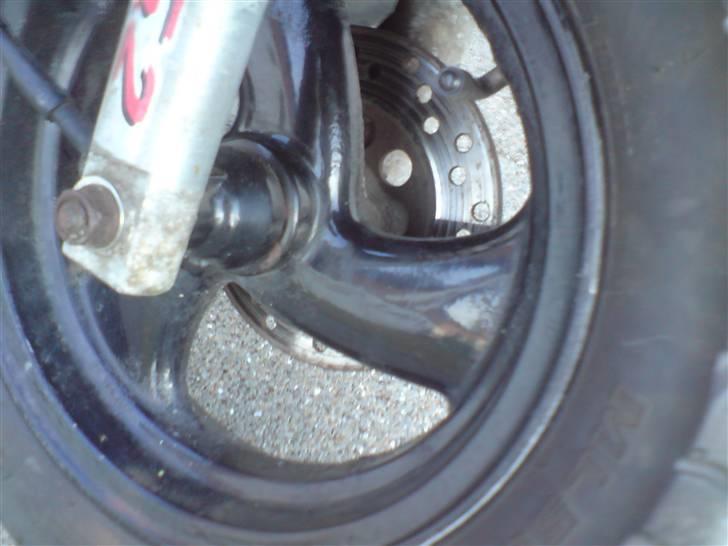 Honda SFX Repsol - Fælgene skal også males her i ferien:) billede 7