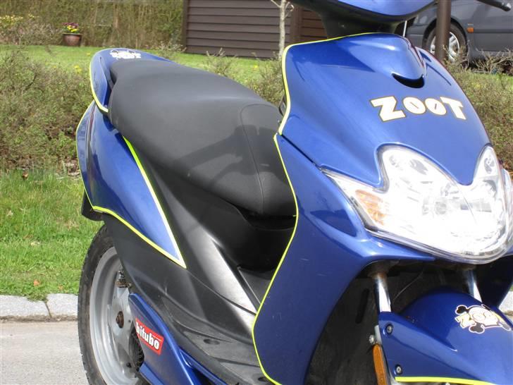 Yamaha Jog R  - Udstødning mangler, ny er på vej (: billede 2