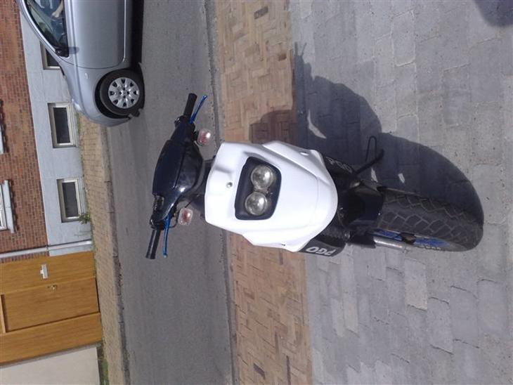 {{currentPhoto.altText}} billede {{currentPhoto.number}}