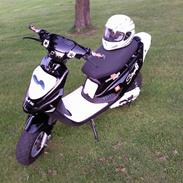 PGO hot 50 [Tidl. scooter] taget a politiet:(
