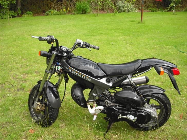 Suzuki Street Magic byttet billede 2