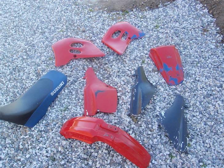 Suzuki RMX - BYTTET! - Ekstra skjoldsæt. billede 14