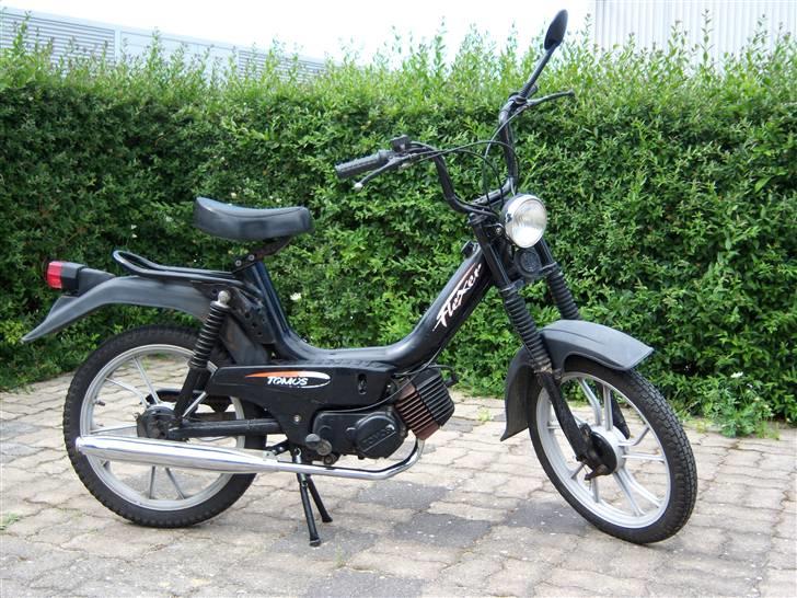 Tomos Flexer 30 km/t - Uhh lækkert med en splinter ny udstødning... Det pynter og den kører bedre. billede 1