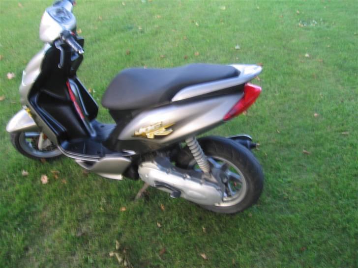 Yamaha jog r solgt billede 10