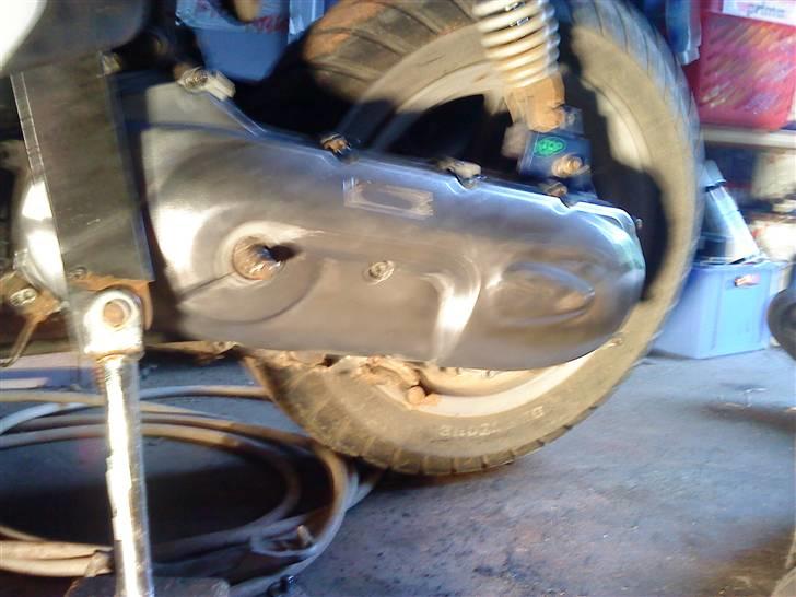 Yamaha Jog R Taget af panserne - Efter ! billede 9