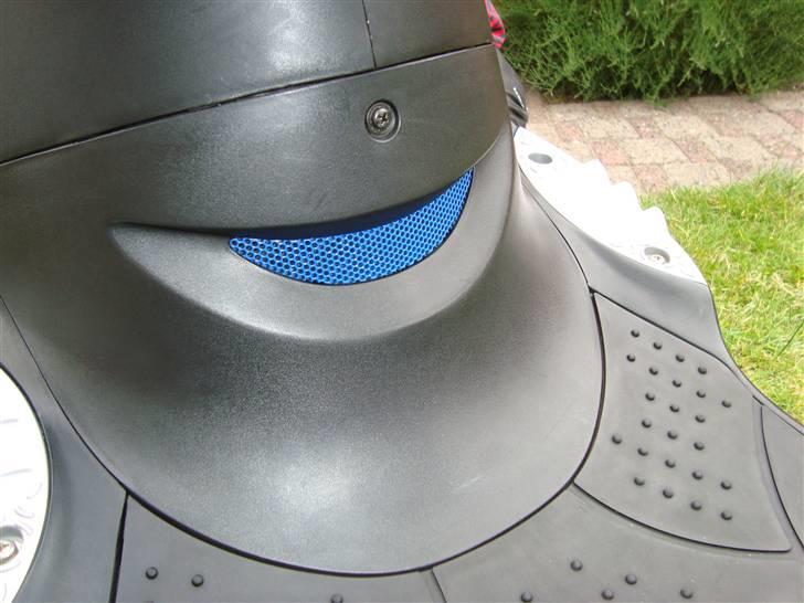 PGO Ligero *Solgt* - Her har jeg malet gitteret blåt. Standard farven er sort. billede 2